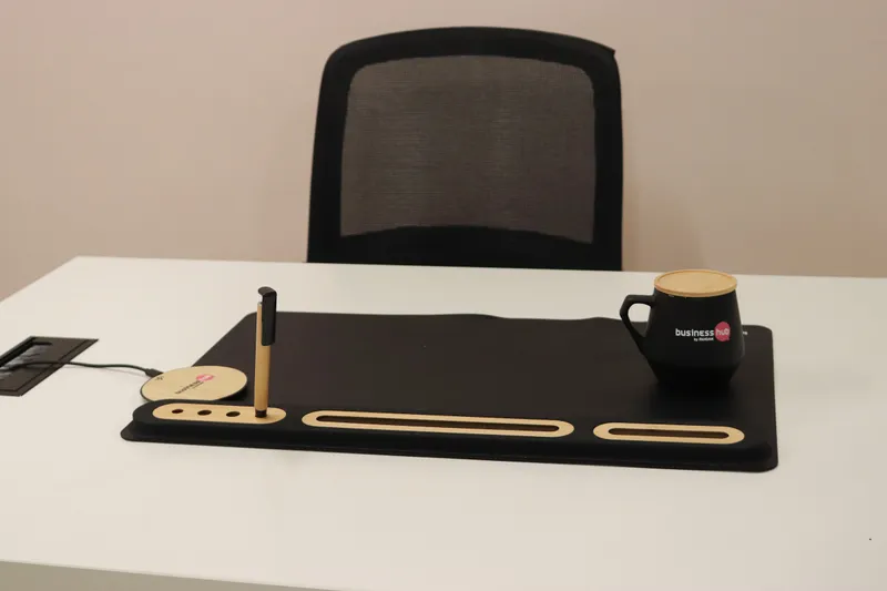 Office 23 · desk set with a wireless charger, pen tray and a business hub by FAHDAN mug